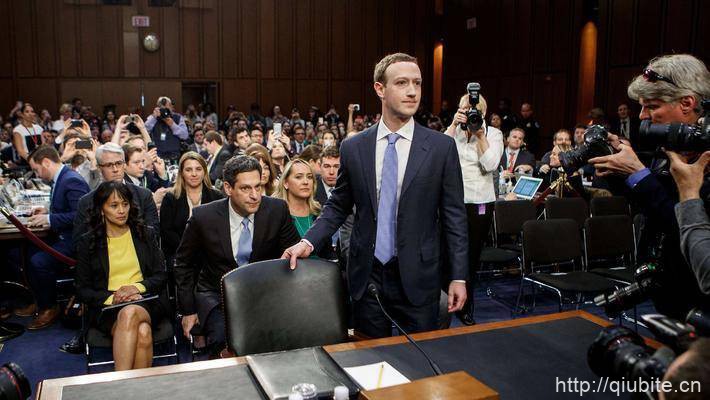现在，谁都可以踹Facebook一脚