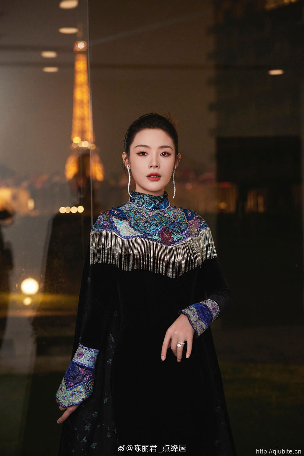 elle 在巴黎唱响越剧之声,是谁又被陈丽君迷住了?