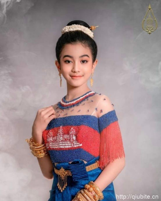 elle 柬埔寨小公主在中国爆红,7岁登台,13岁成“老艺人”
