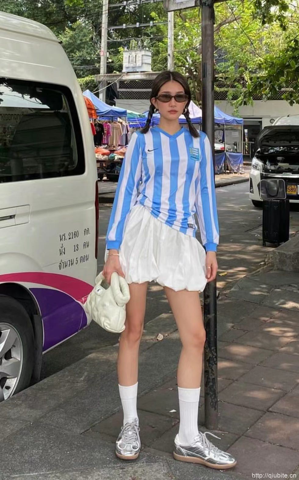 elle 穿上气球裙,美成一片云