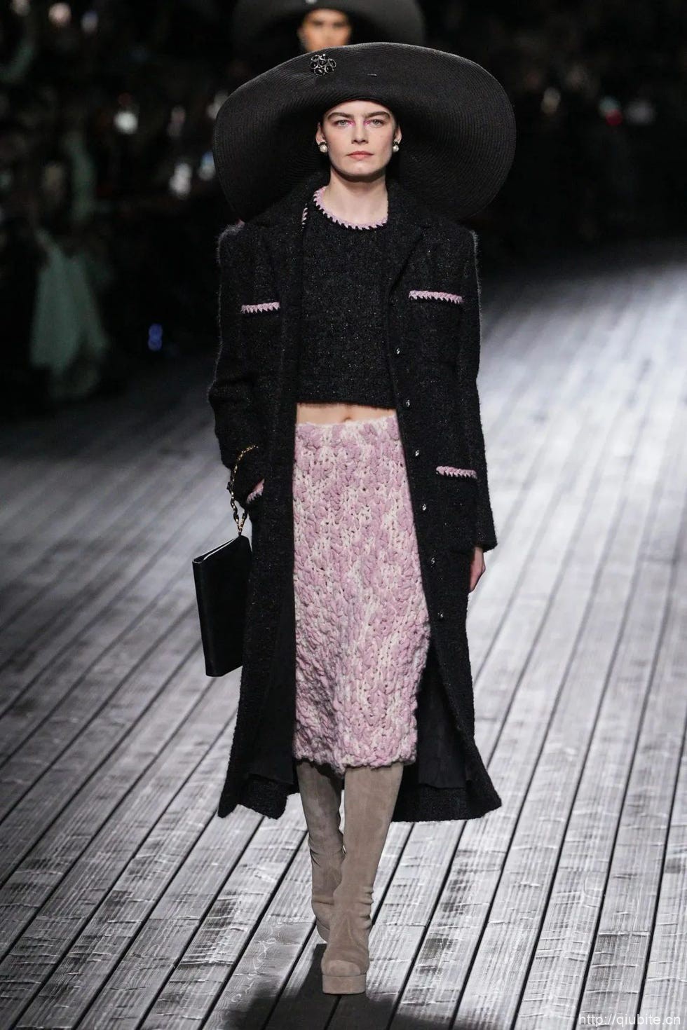 chanel 去杜维埃度假吧——香奈儿如此说