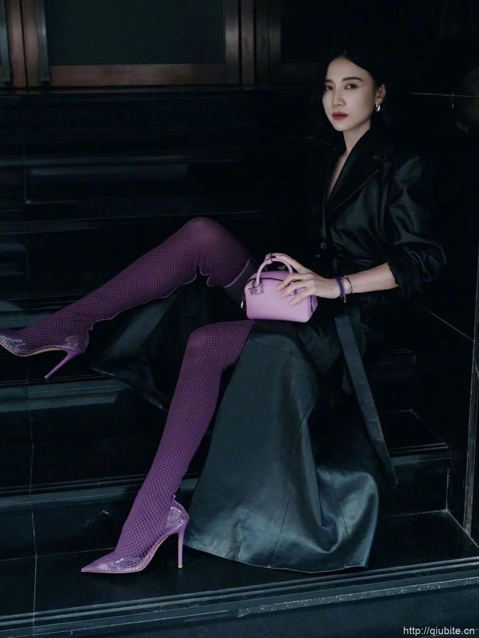 elle 新年刚过,连裤袜就成了“抢手货”?