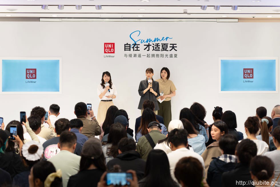 从绫濑遥的衣橱里，复制一份「不费力」的夏日时髦
